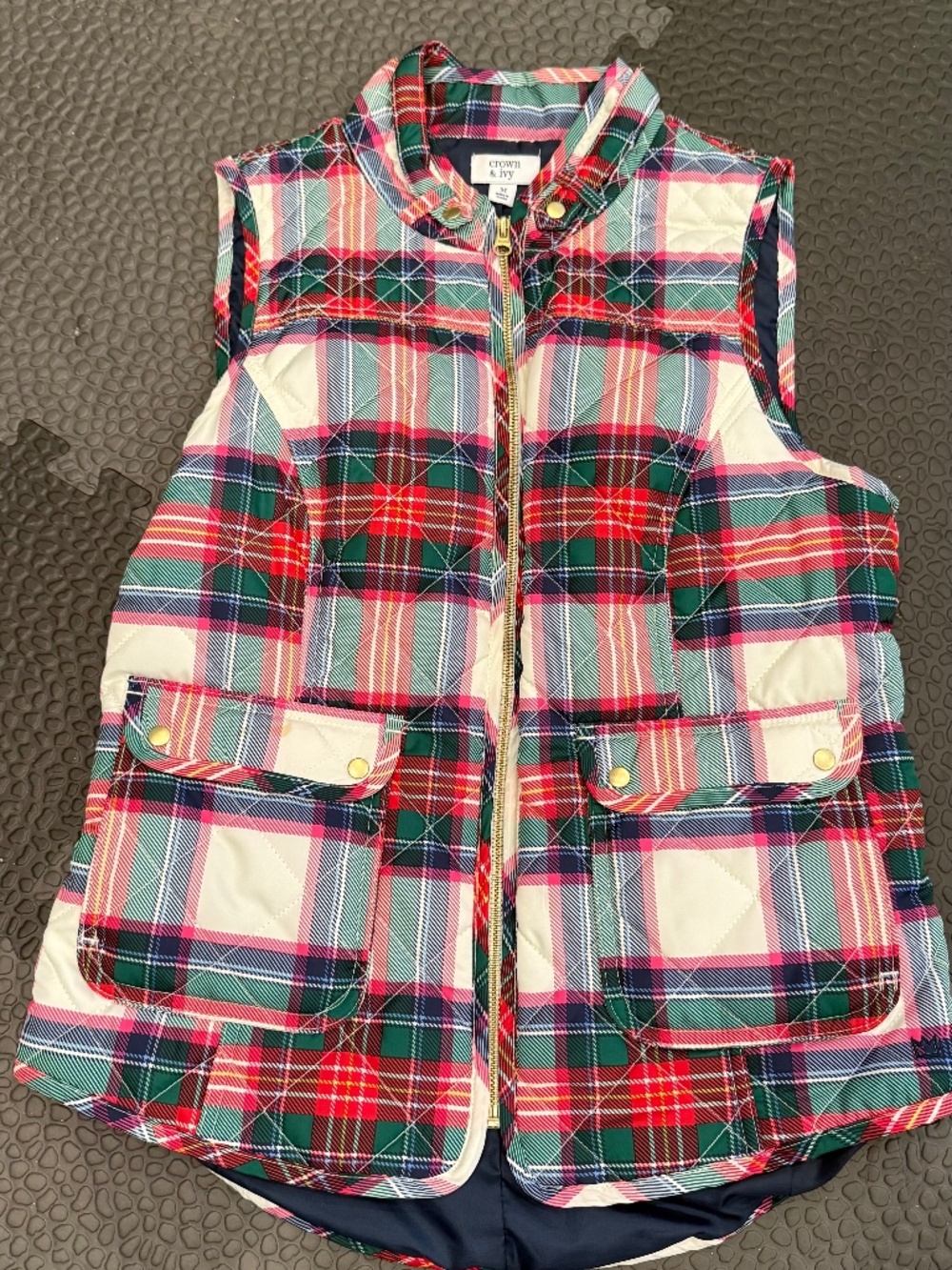 Vest- Poly. Great weight and a fabulous color scheme. NWOT. Medium